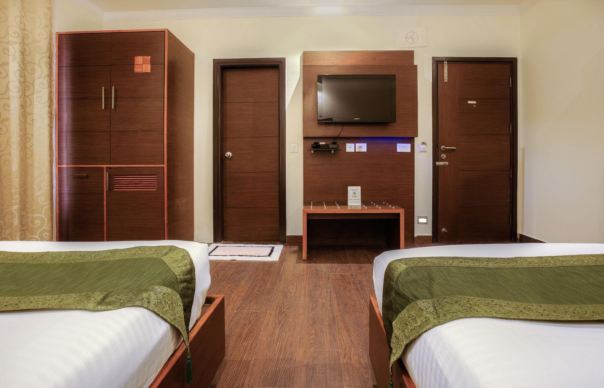 Treebo White Castle, Gurgaon Hotel Bagian luar foto