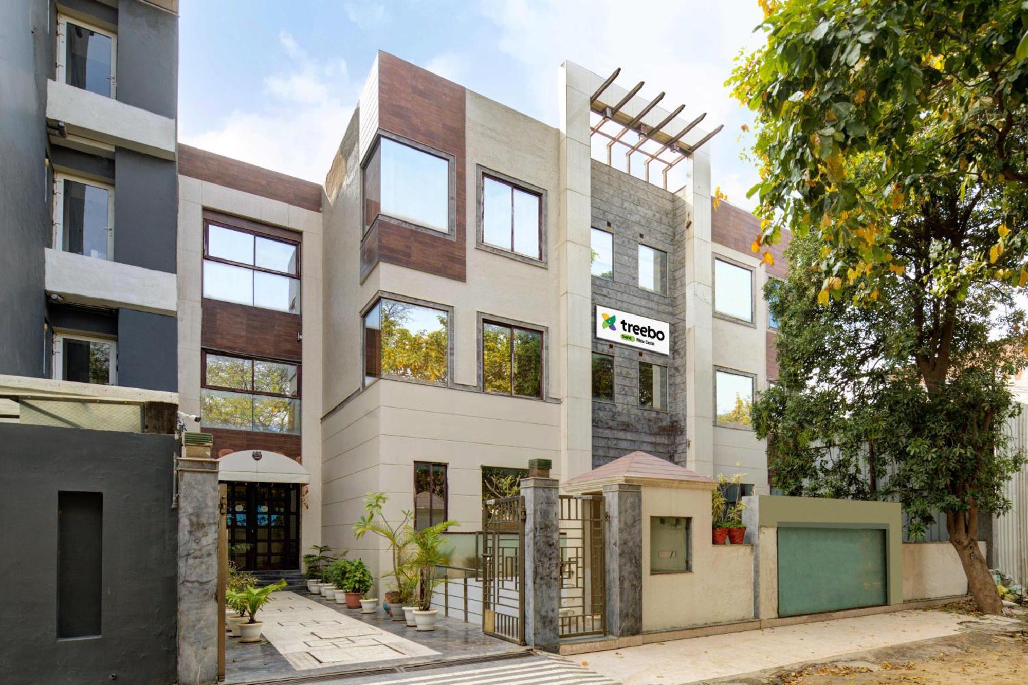 Treebo White Castle, Gurgaon Hotel Bagian luar foto