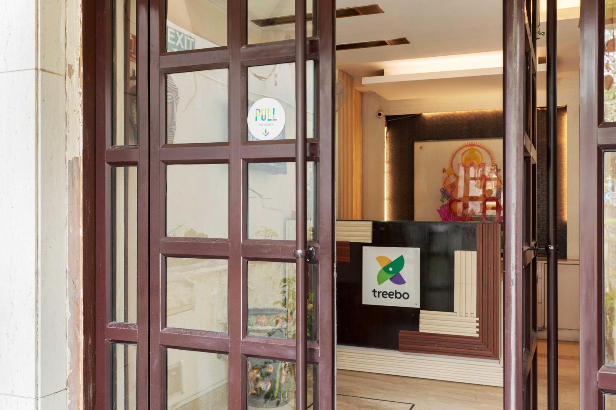 Treebo White Castle, Gurgaon Hotel Bagian luar foto